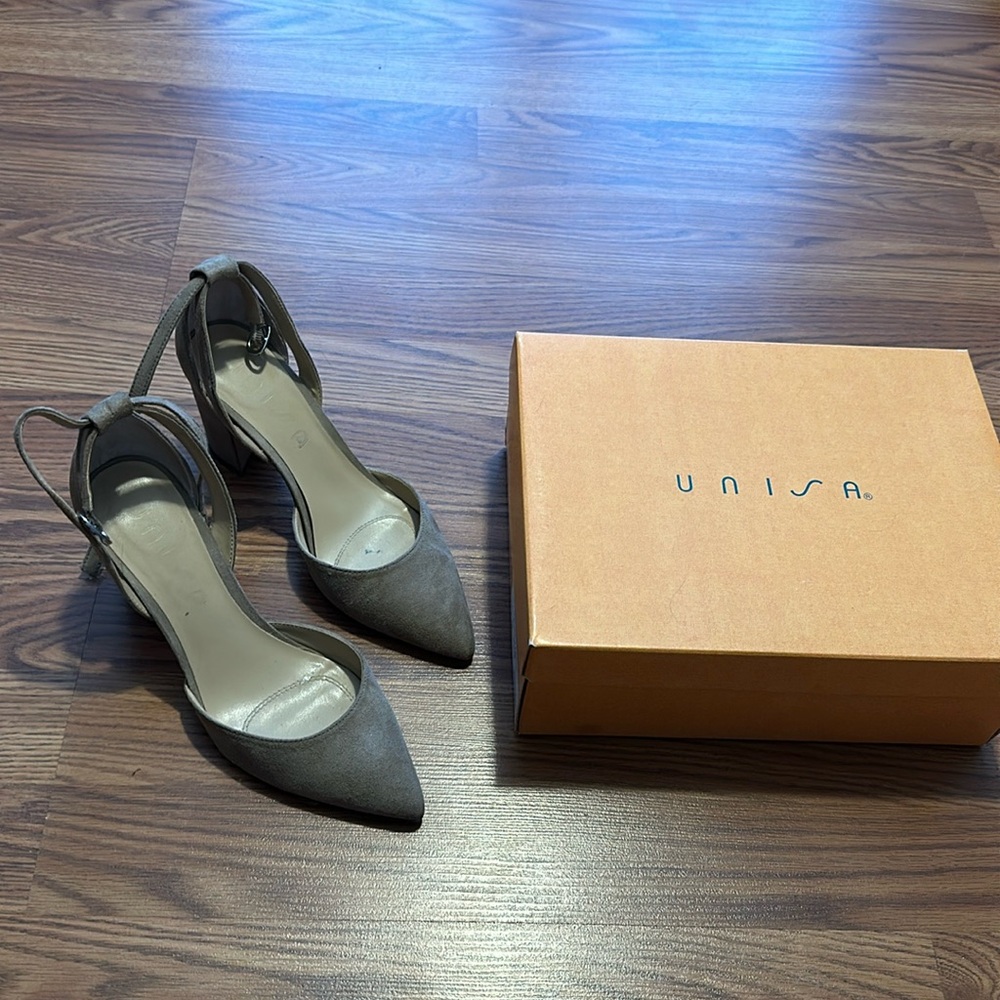 Unisa Heels